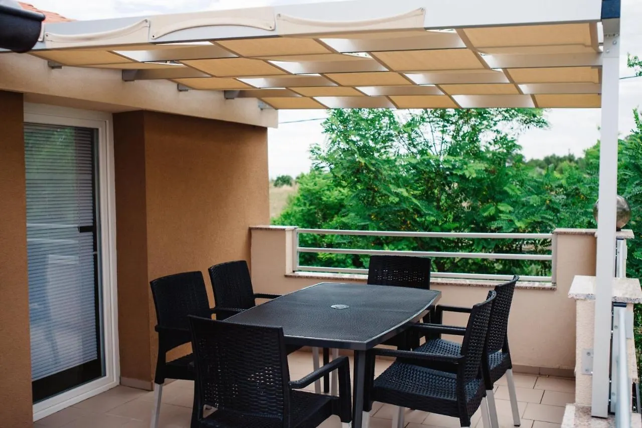 Apartmani Kobi Vir Apartment